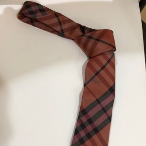 BURBERRY MEN’s TIE. Orange/Red